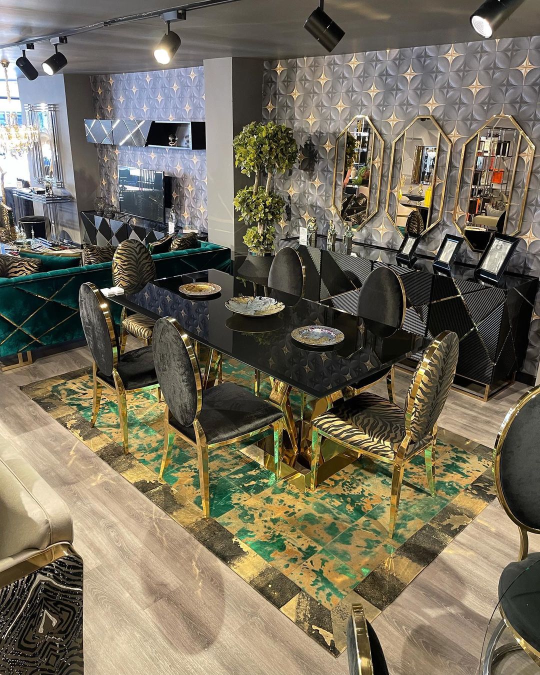 Luvelle Handcrafted Flatweave Natural Leather Rug