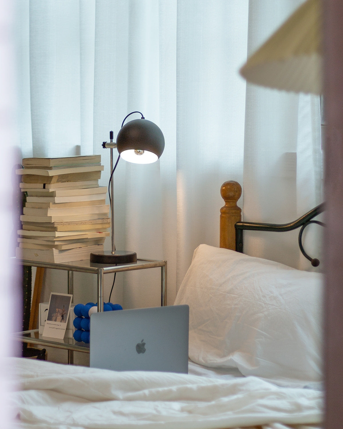 Ball Bracket Table Lamp