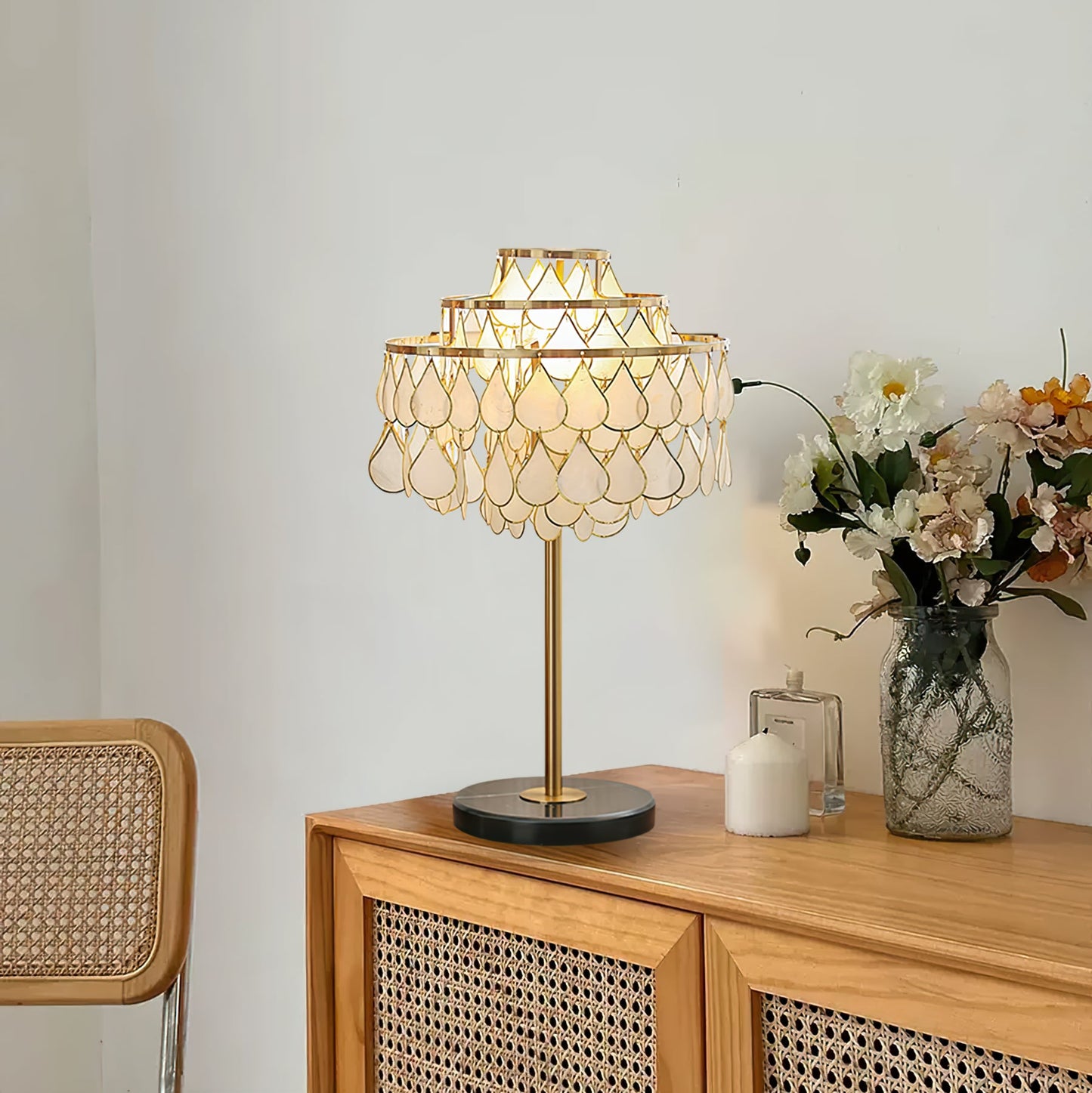 Vivant Shell Table Lamp
