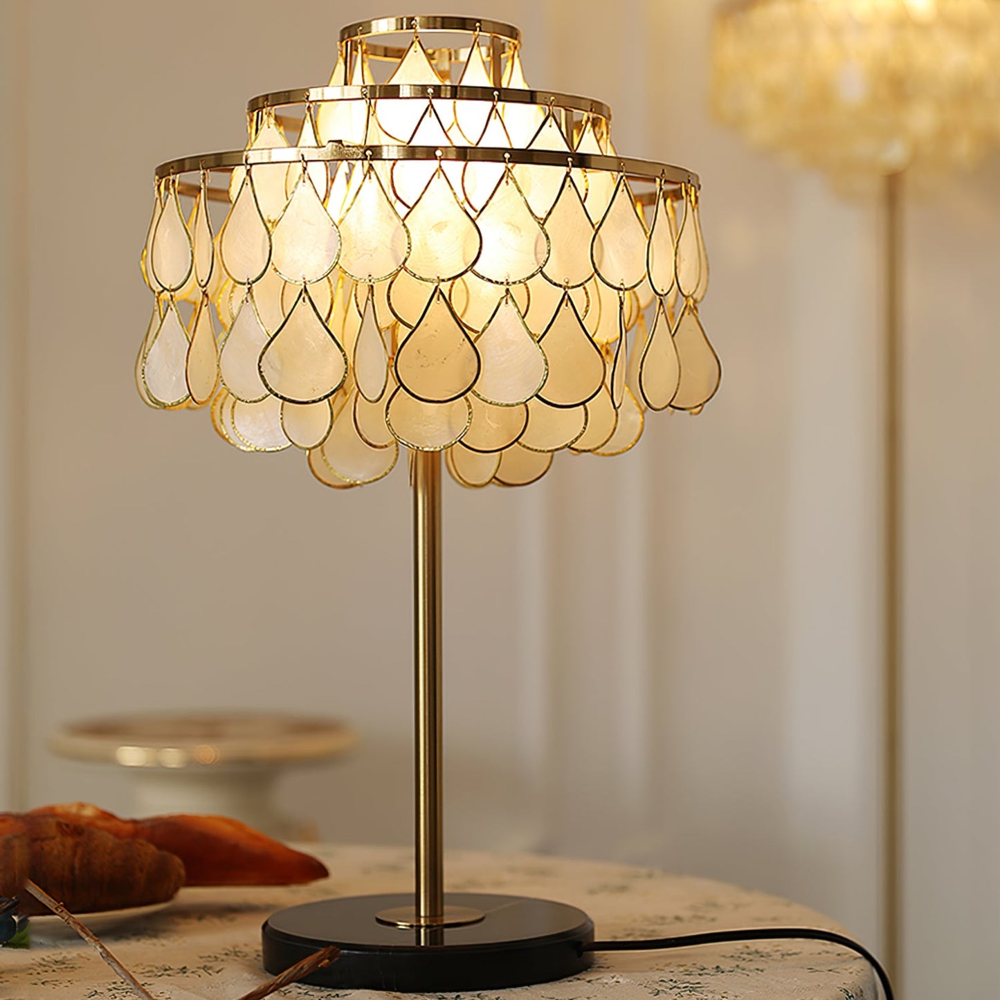 Vivant Shell Table Lamp