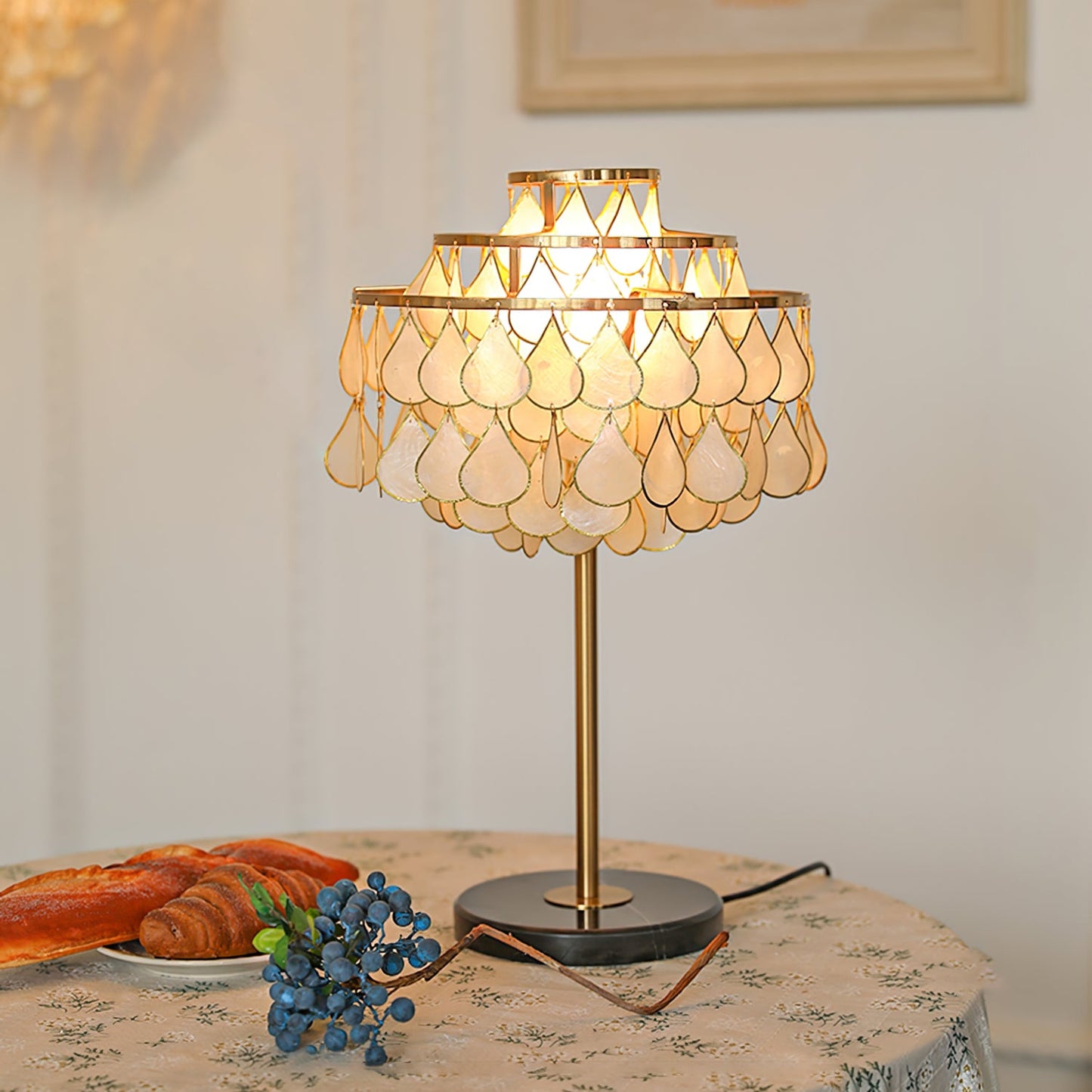 Vivant Shell Table Lamp