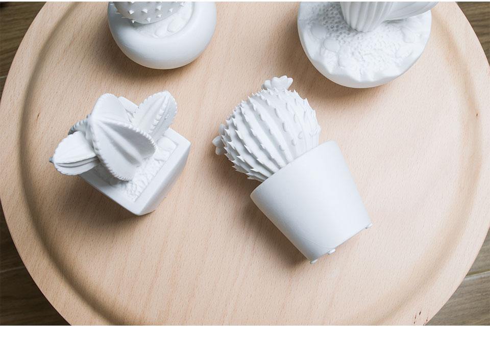 White Ceramic Cactus - Nordic Side -