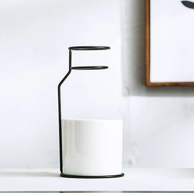 Iron & Ceramic Vase Figure - Nordic Side -