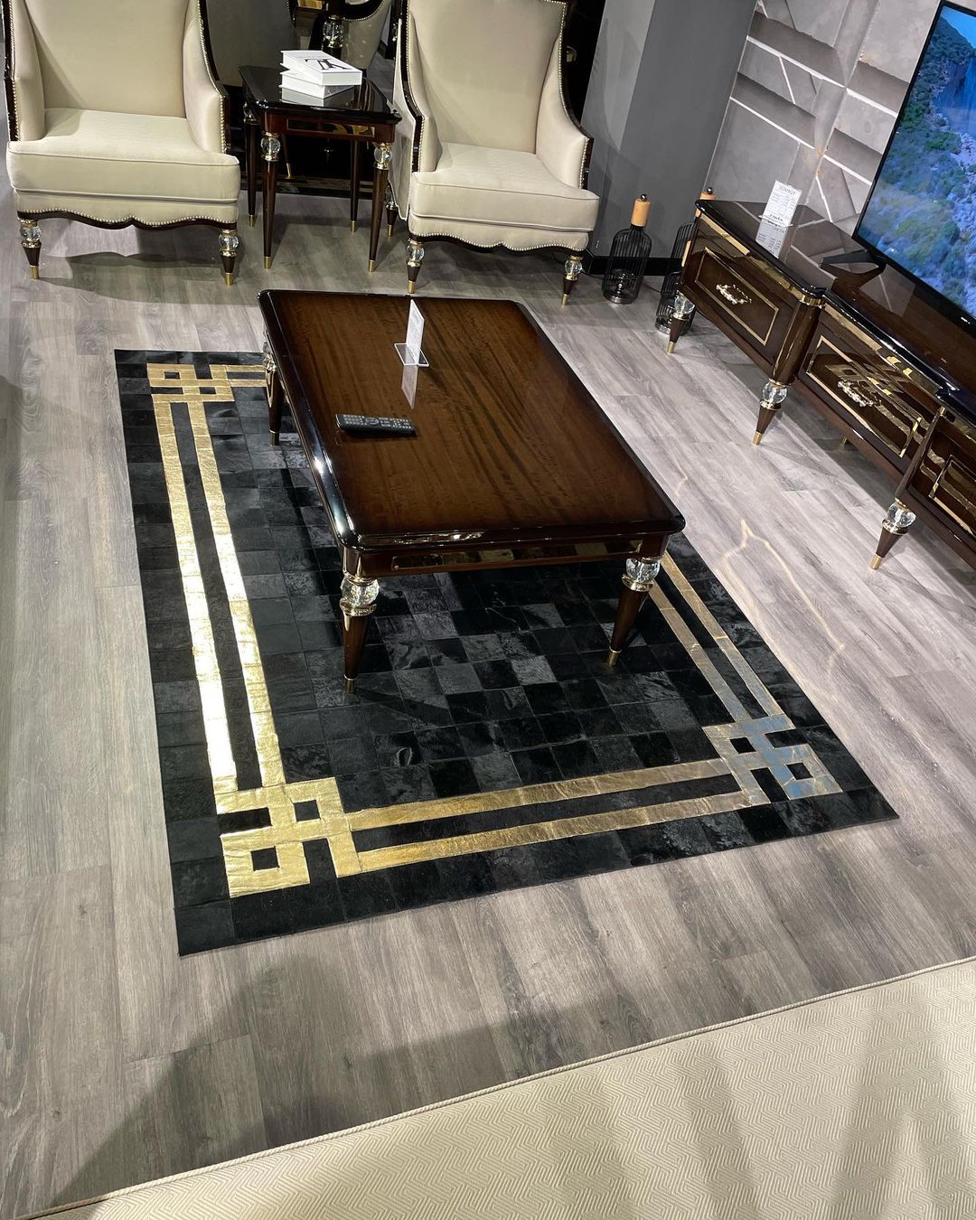 Tinera Handcrafted Flatweave Natural Leather Rug