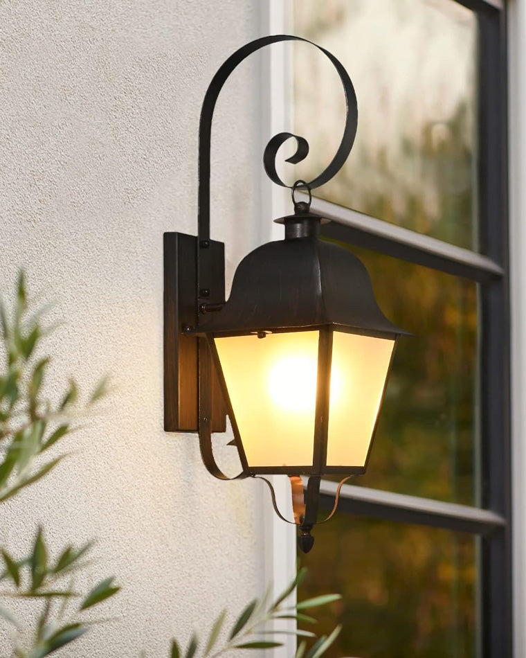 WOMO Colonial Outdoor Wall Light-WM9213