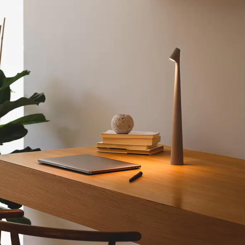 Stem Illuminator Lamp