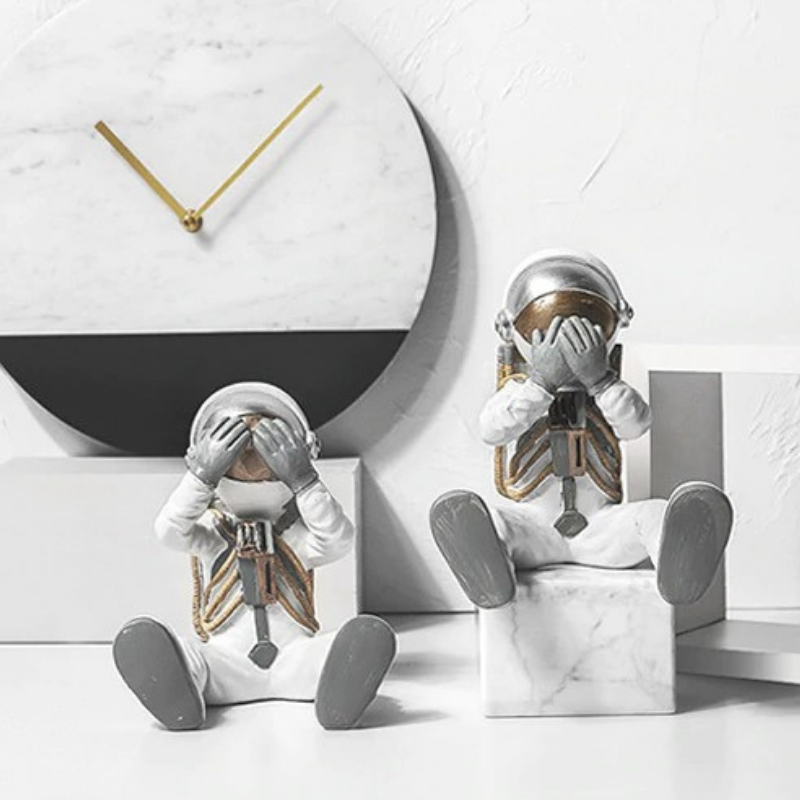 HomeQuill‚Ñ¢ Three Wise Astronaut Figurines - Nordic Side - 