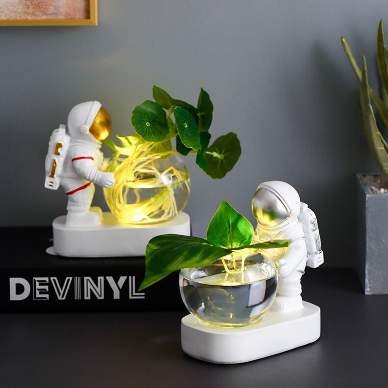 HomeQuill‚Ñ¢ Astronaut LED Plant Holder - Nordic Side - 