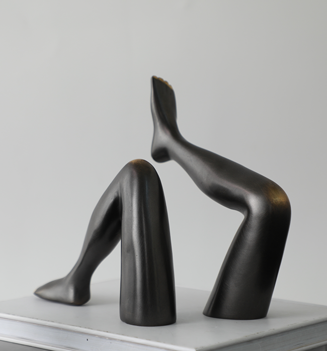 Babe On The Beach - Black