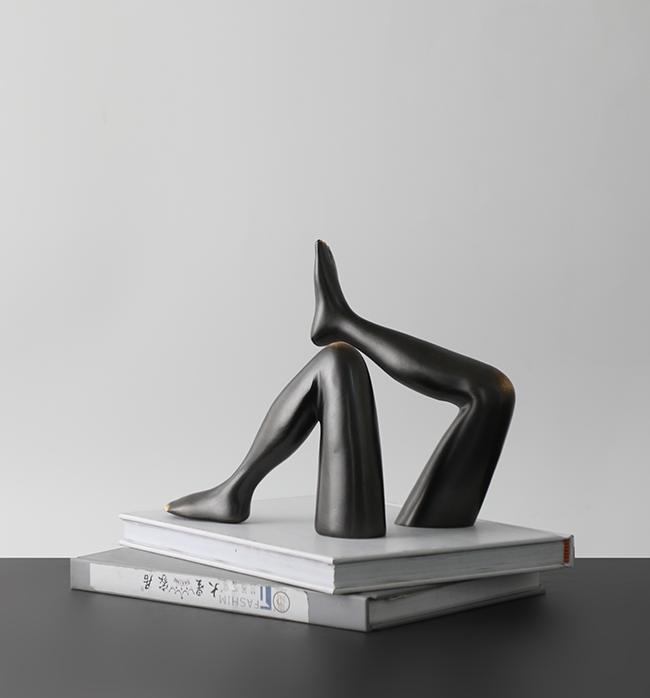 Babe On The Beach - Black