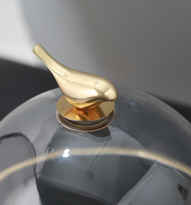 The Gold Crust Storage Bowl