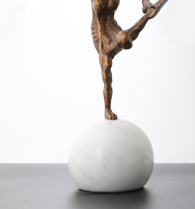 The Poseidon One Hand Balance - Dark Bronze