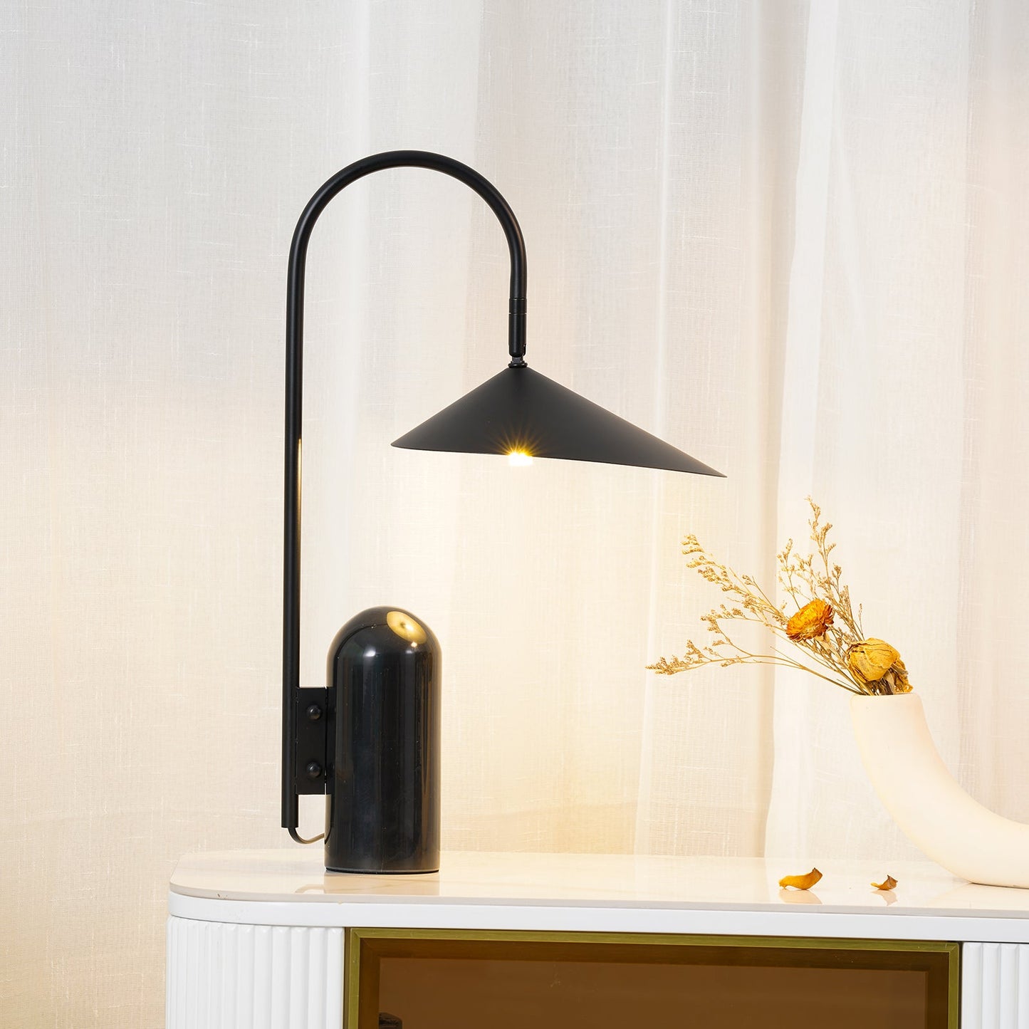 Arum Table Lamp