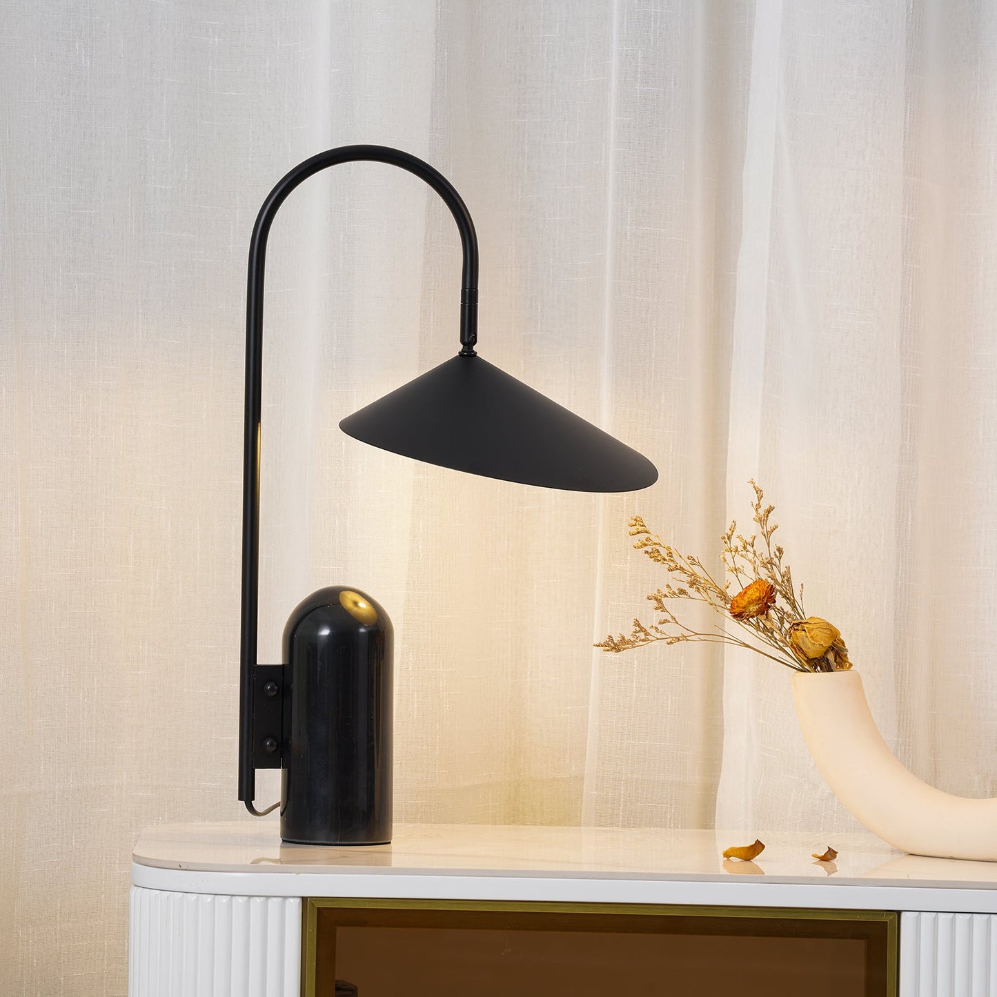 Arum Table Lamp