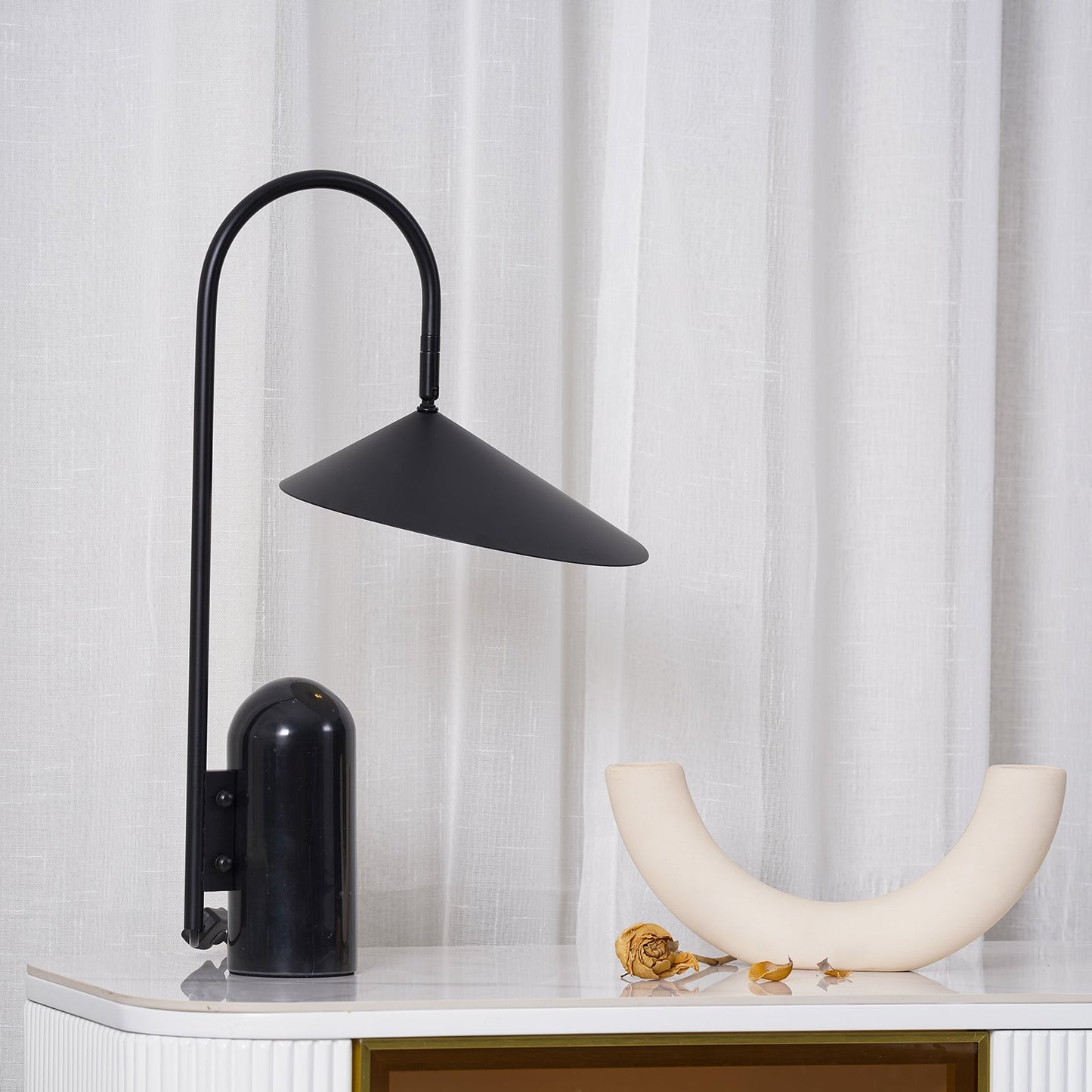 Arum Table Lamp
