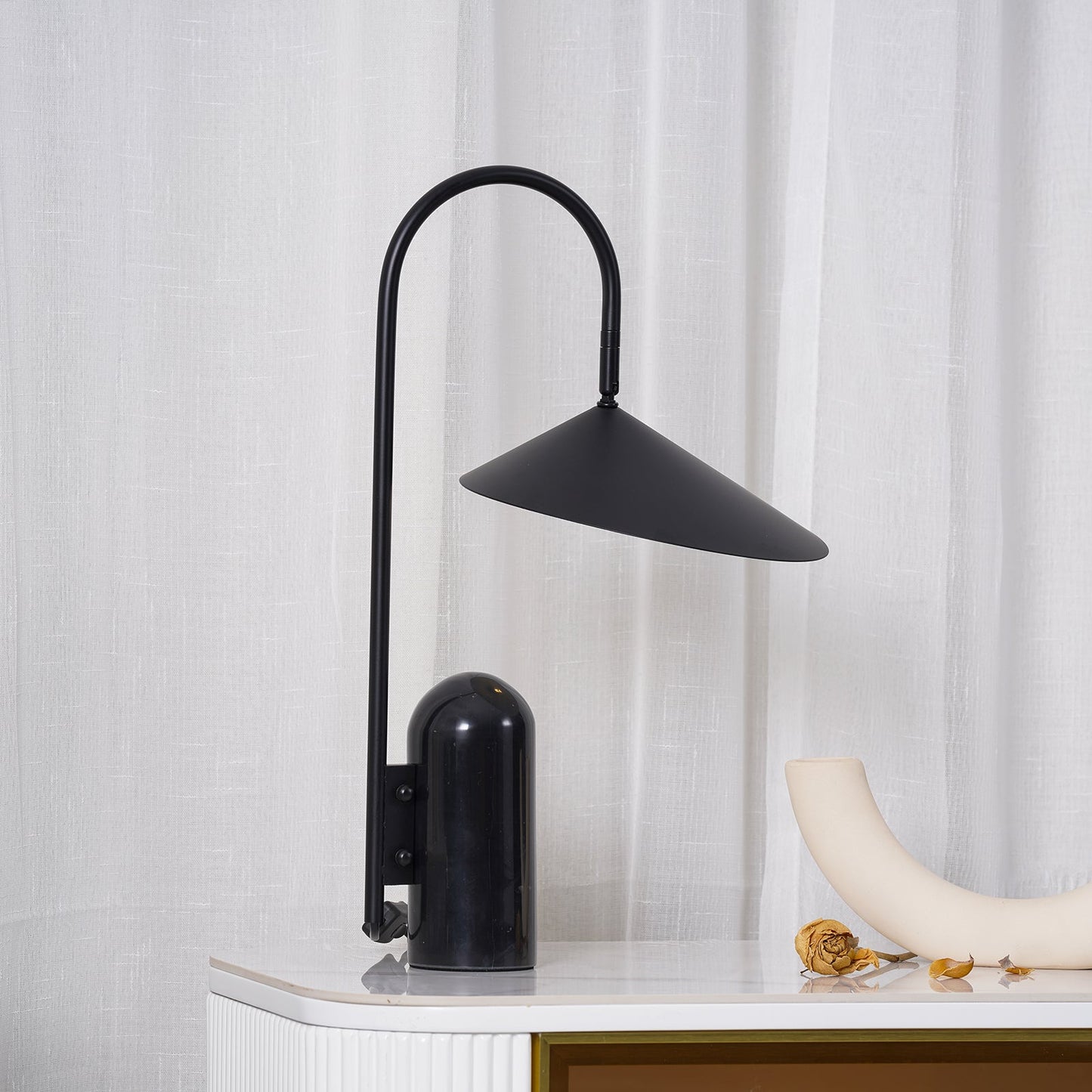 Arum Table Lamp