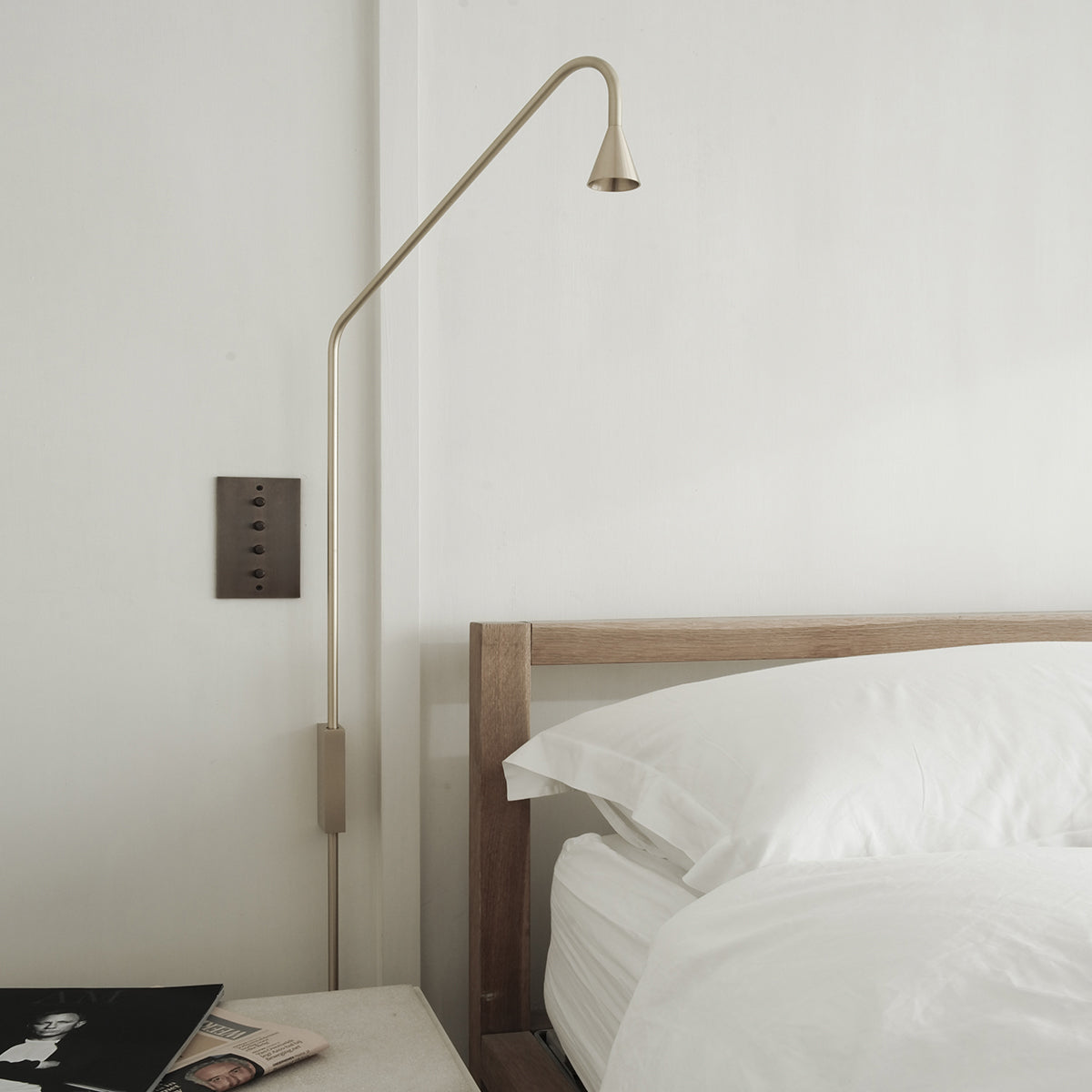 Pureform Stylish Wall Lamp