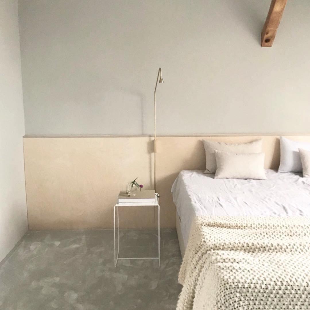 Pureform Stylish Wall Lamp