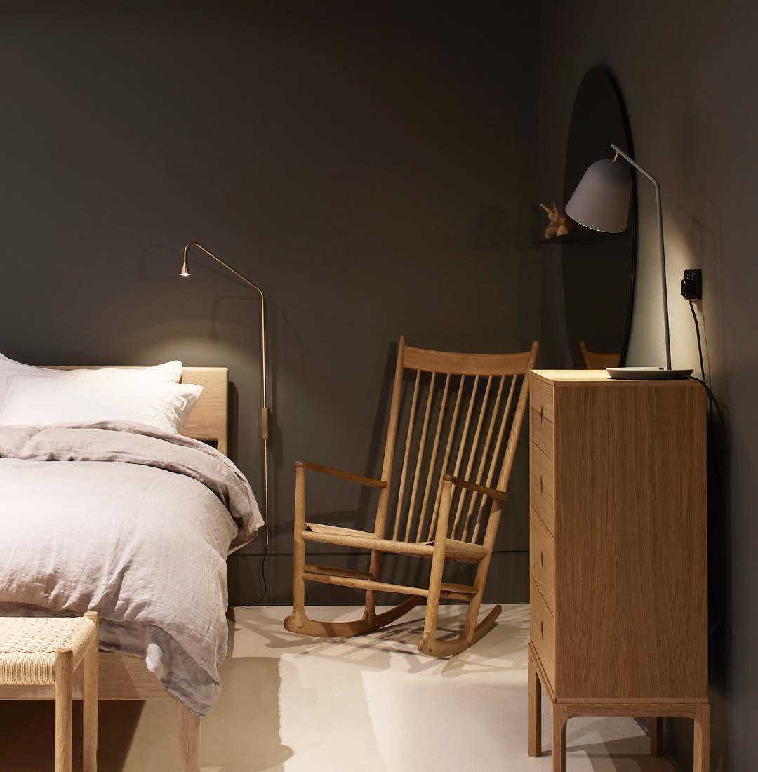 Pureform Stylish Wall Lamp