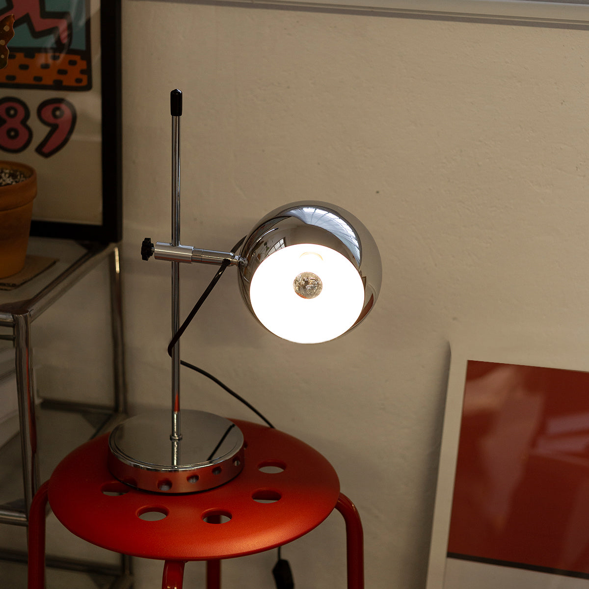 Ball Bracket Table Lamp