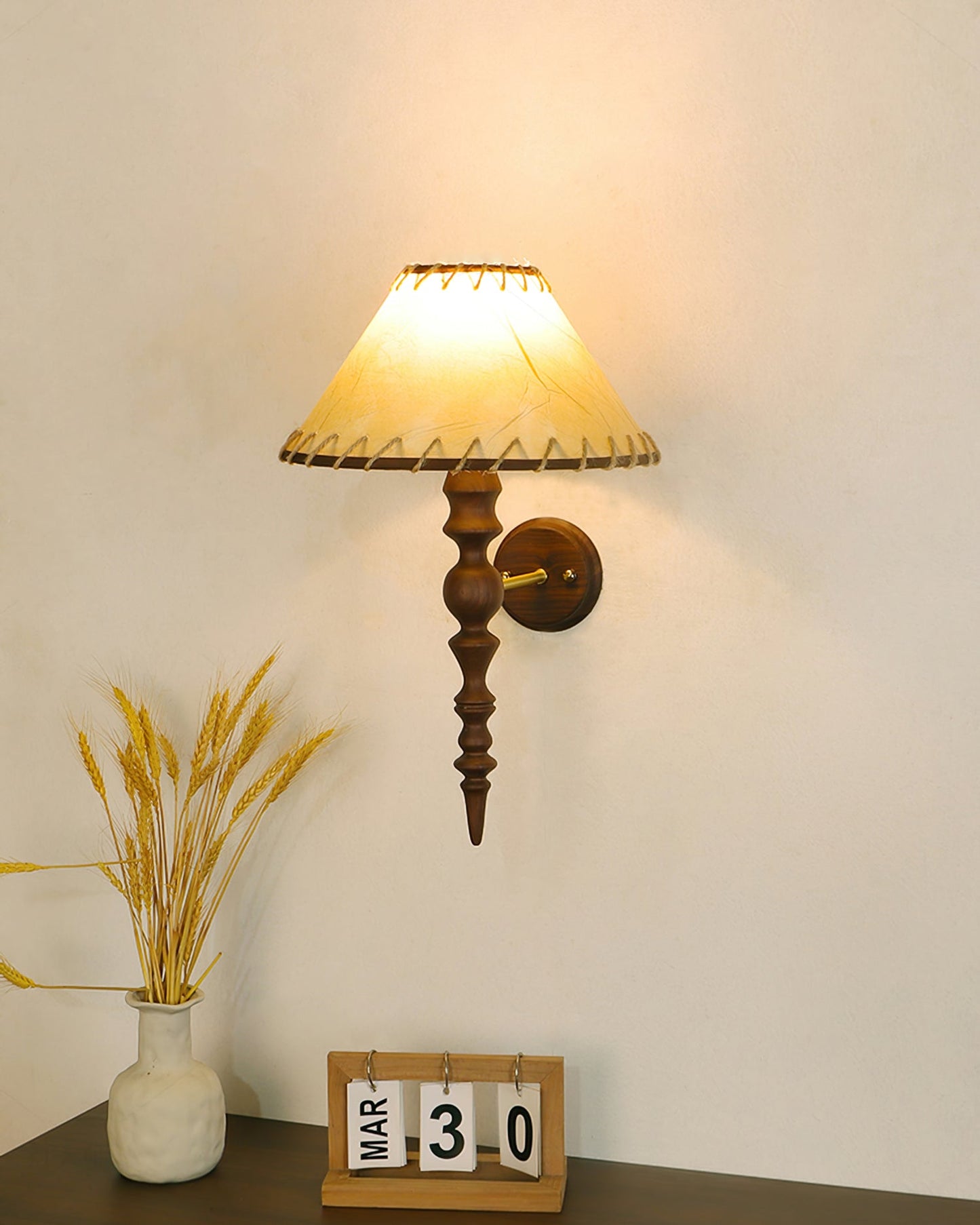 Basica Wall Lamp