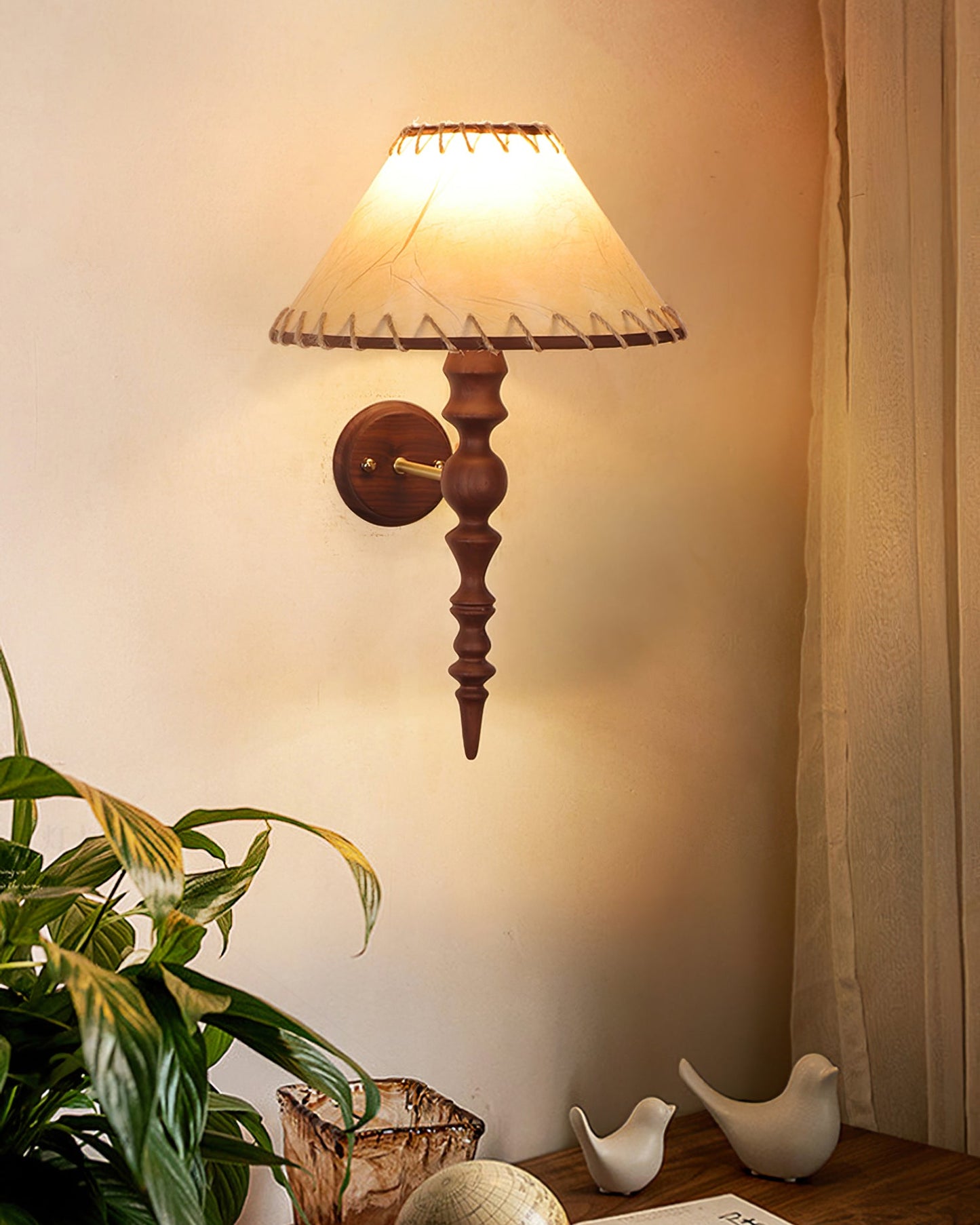 Basica Wall Lamp