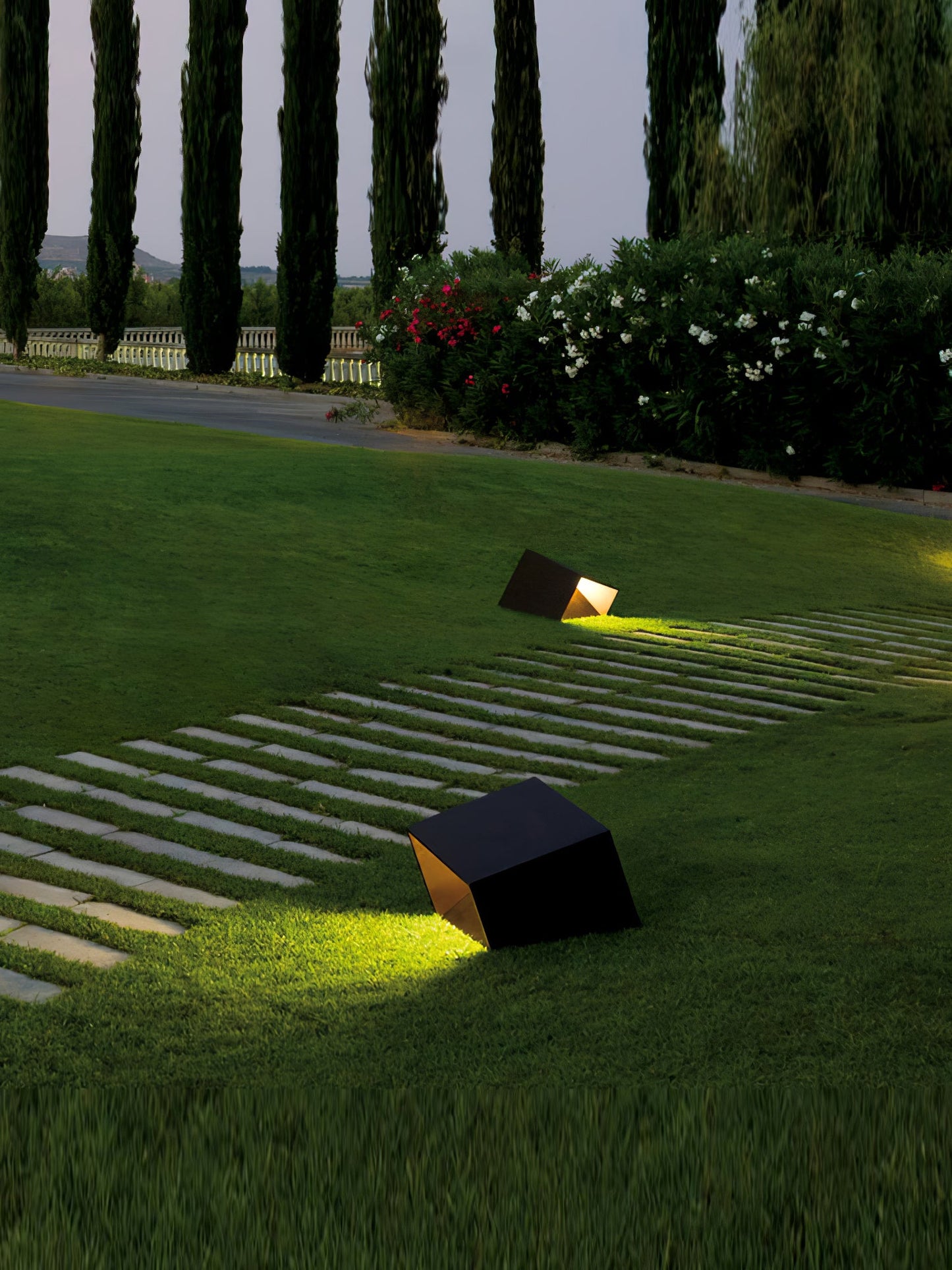 Cube Garden Solar Outdoor Light