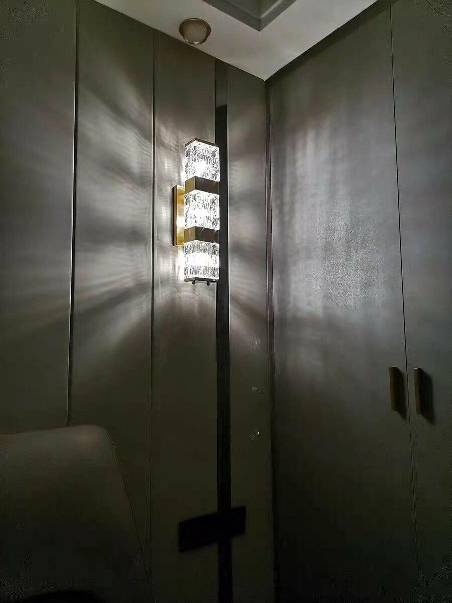 Dacio - Golden Luxury Crystal Wall Lamp