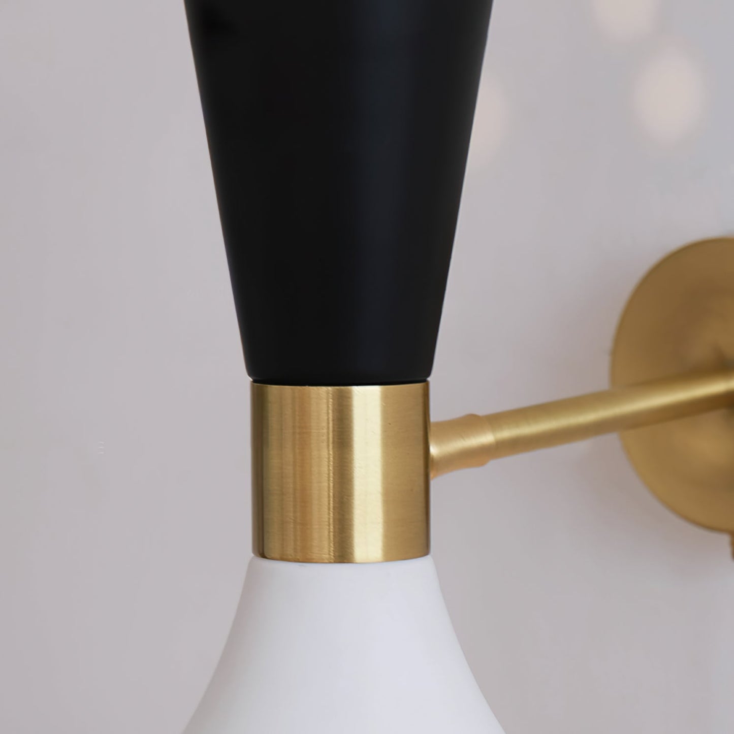 Diabolos Tuba Wall Lamp