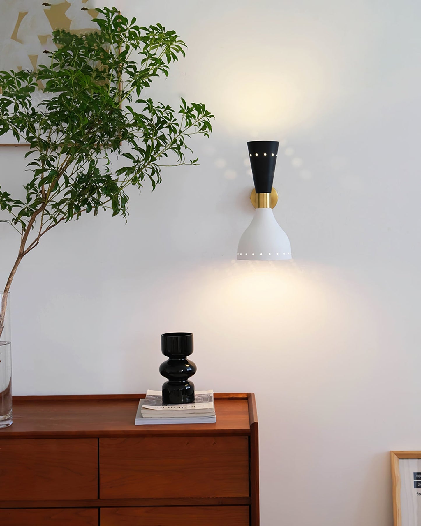 Diabolos Tuba Wall Lamp