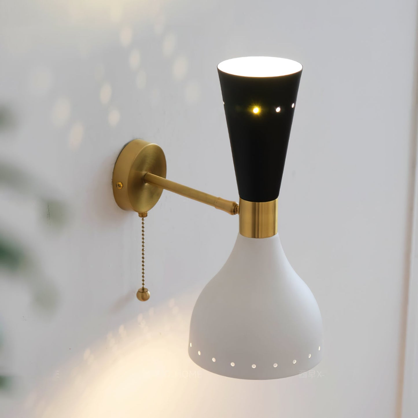 Diabolos Tuba Wall Lamp