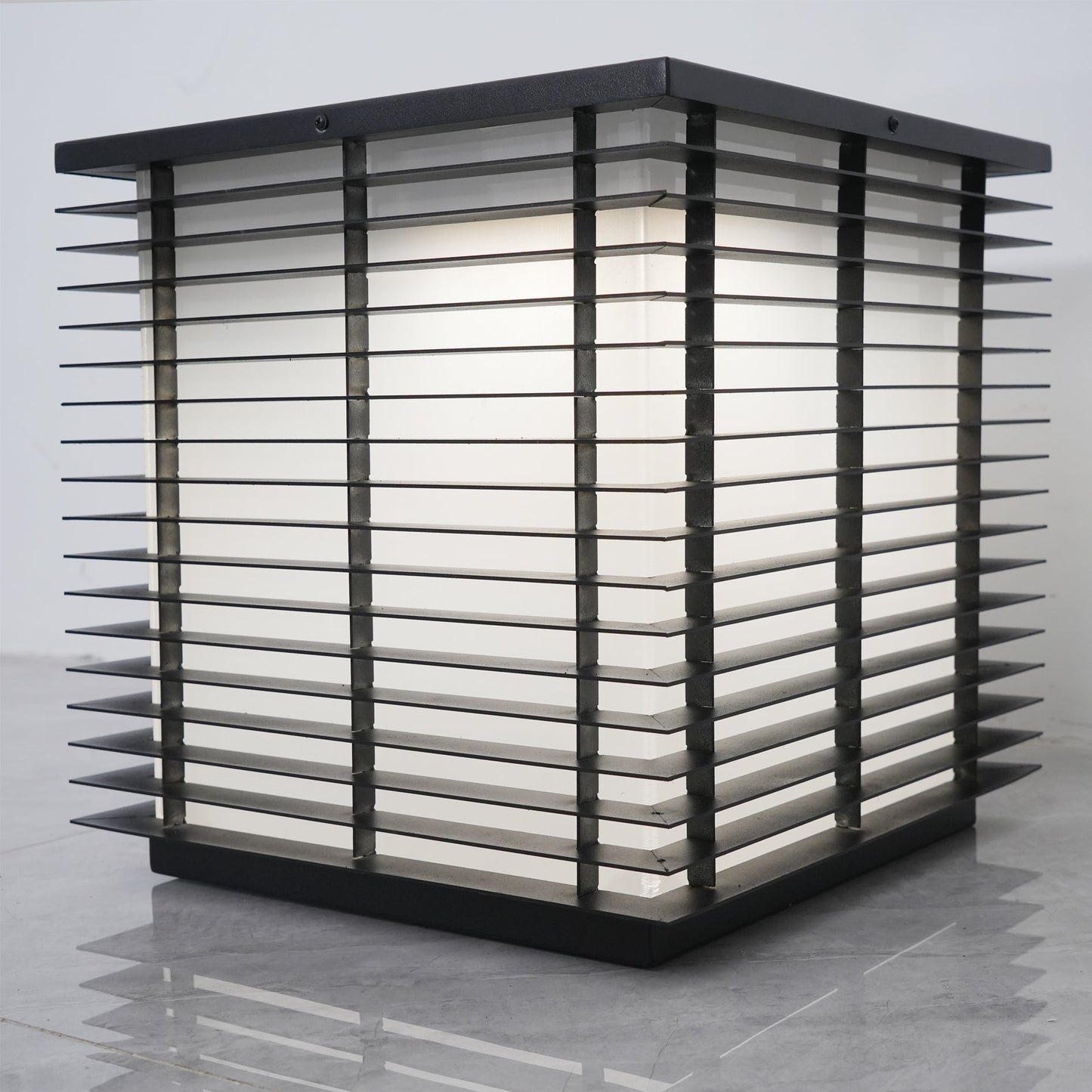 Dojo Lantern Outdoor Lamp With Solar Panel