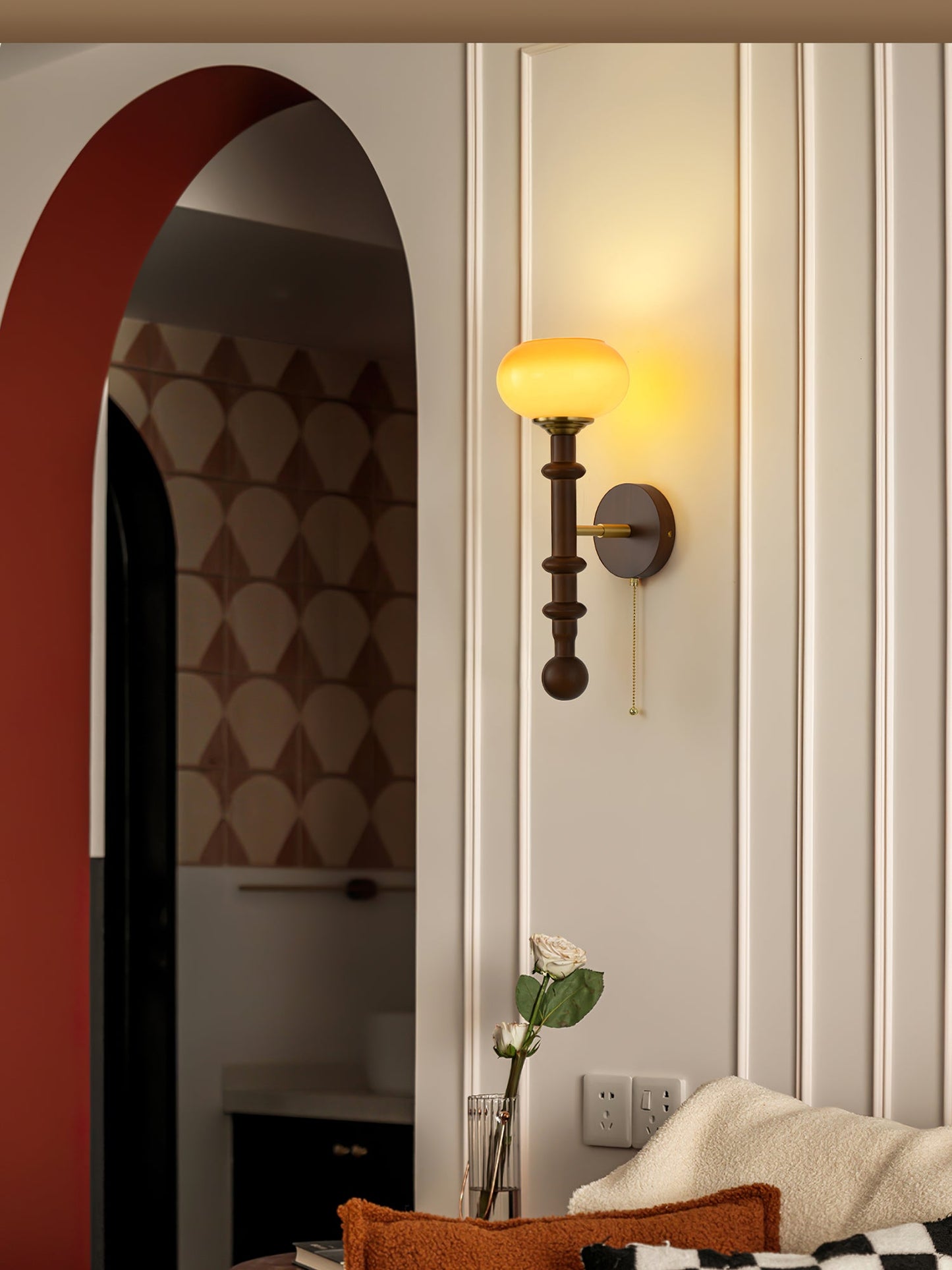 Roma Stylish Wall Sconce