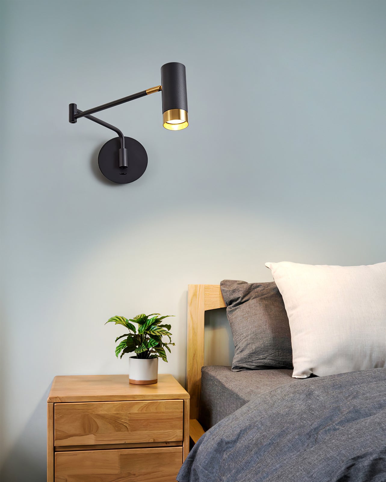 Fumi Swing Wall Lamp