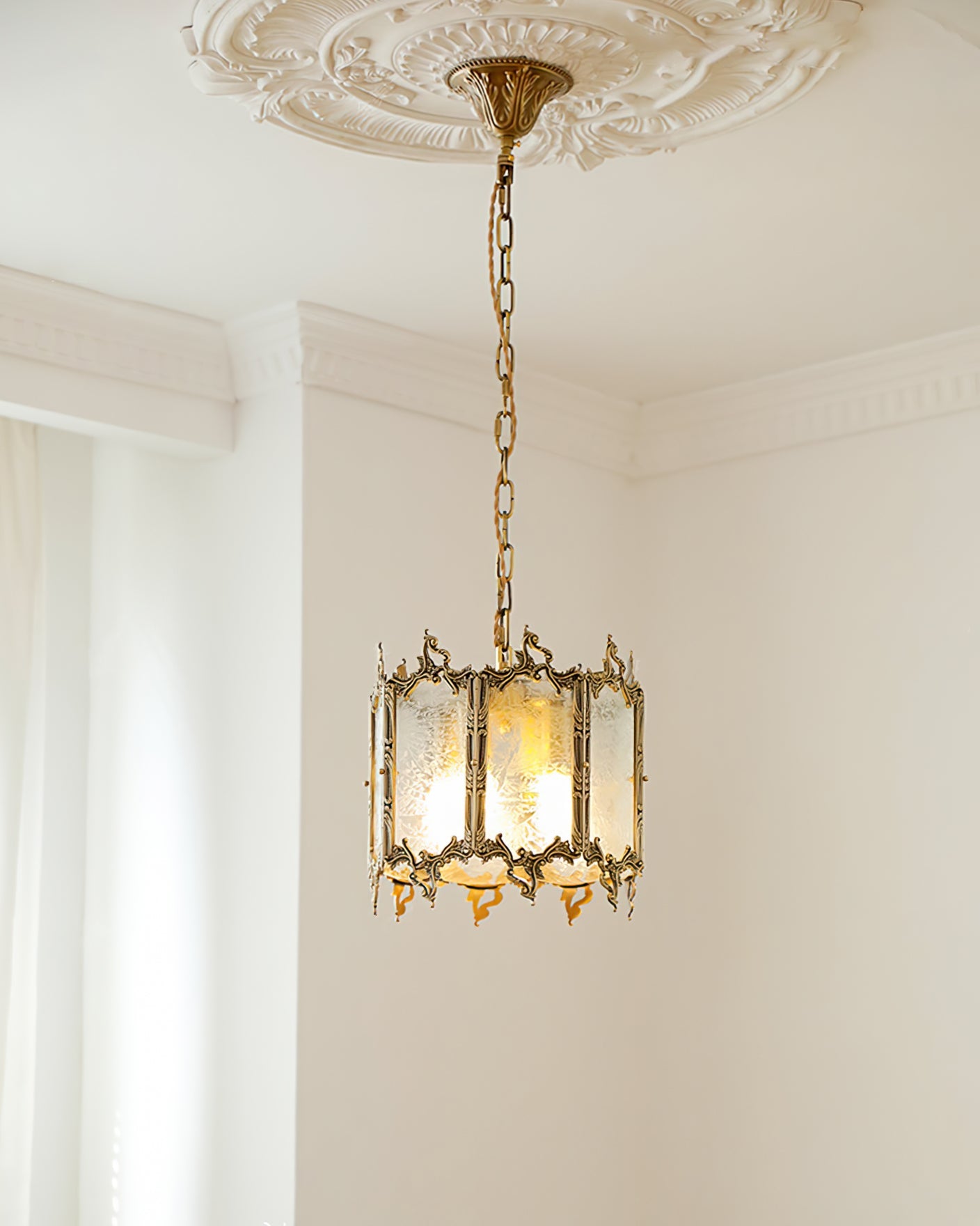Gorgeous Brass Lantern Pendant Lamp