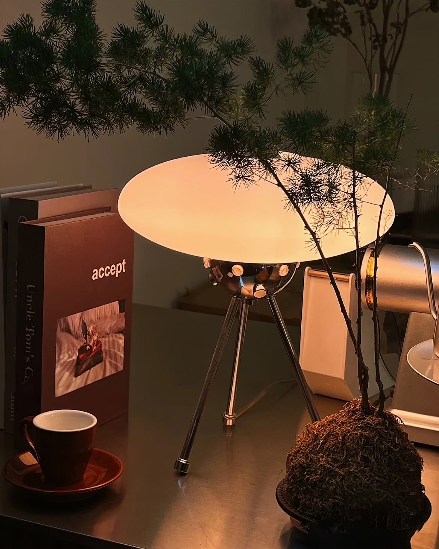 Glass UFO Table Lamp