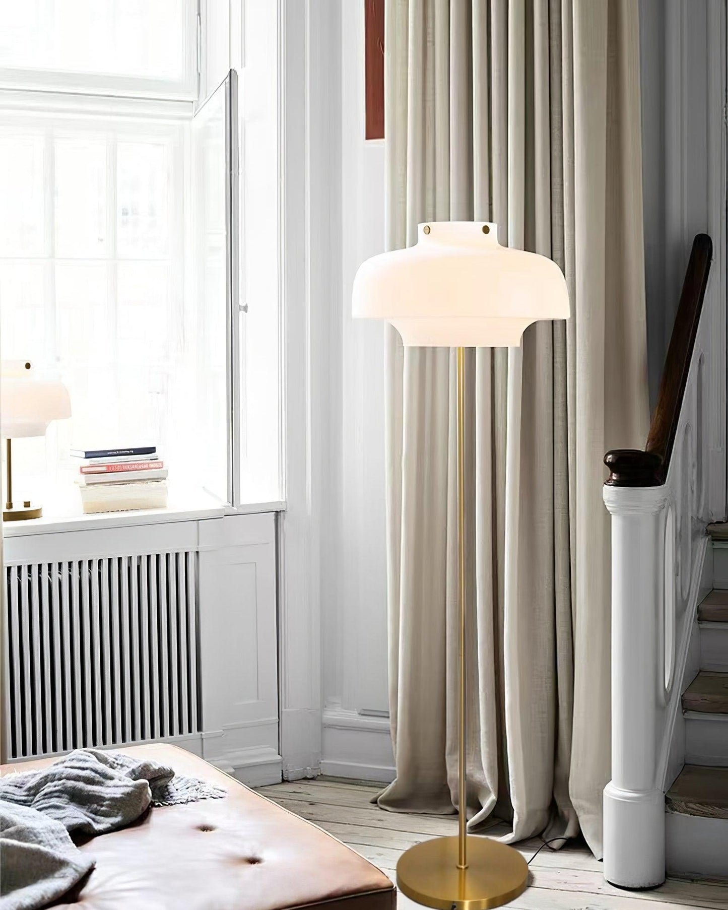 Meridian Stylish Floor Lamp