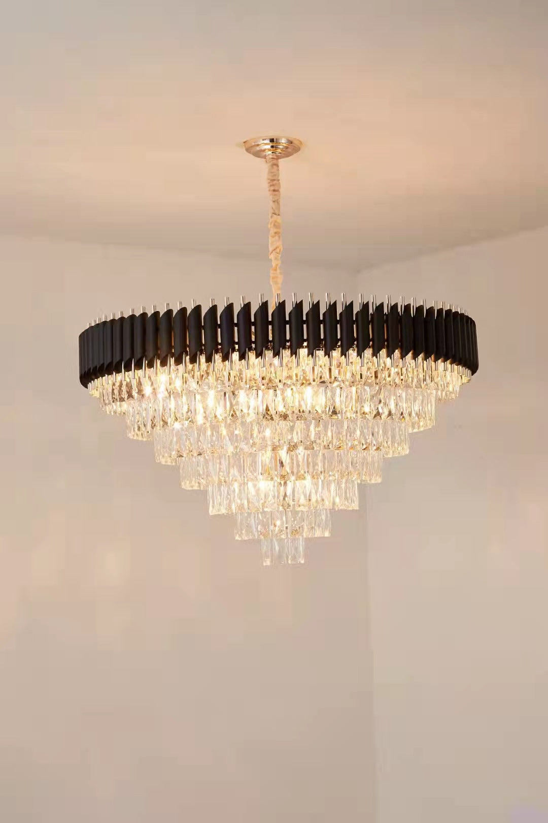 Ylk Black/Gold Zivah Crystal Chandelier