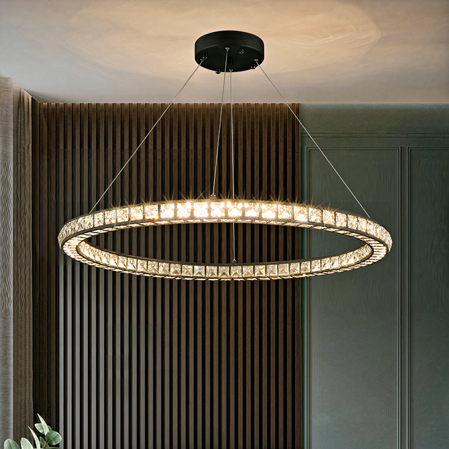 Ylk Montaña Modern Black Crystal Pendant