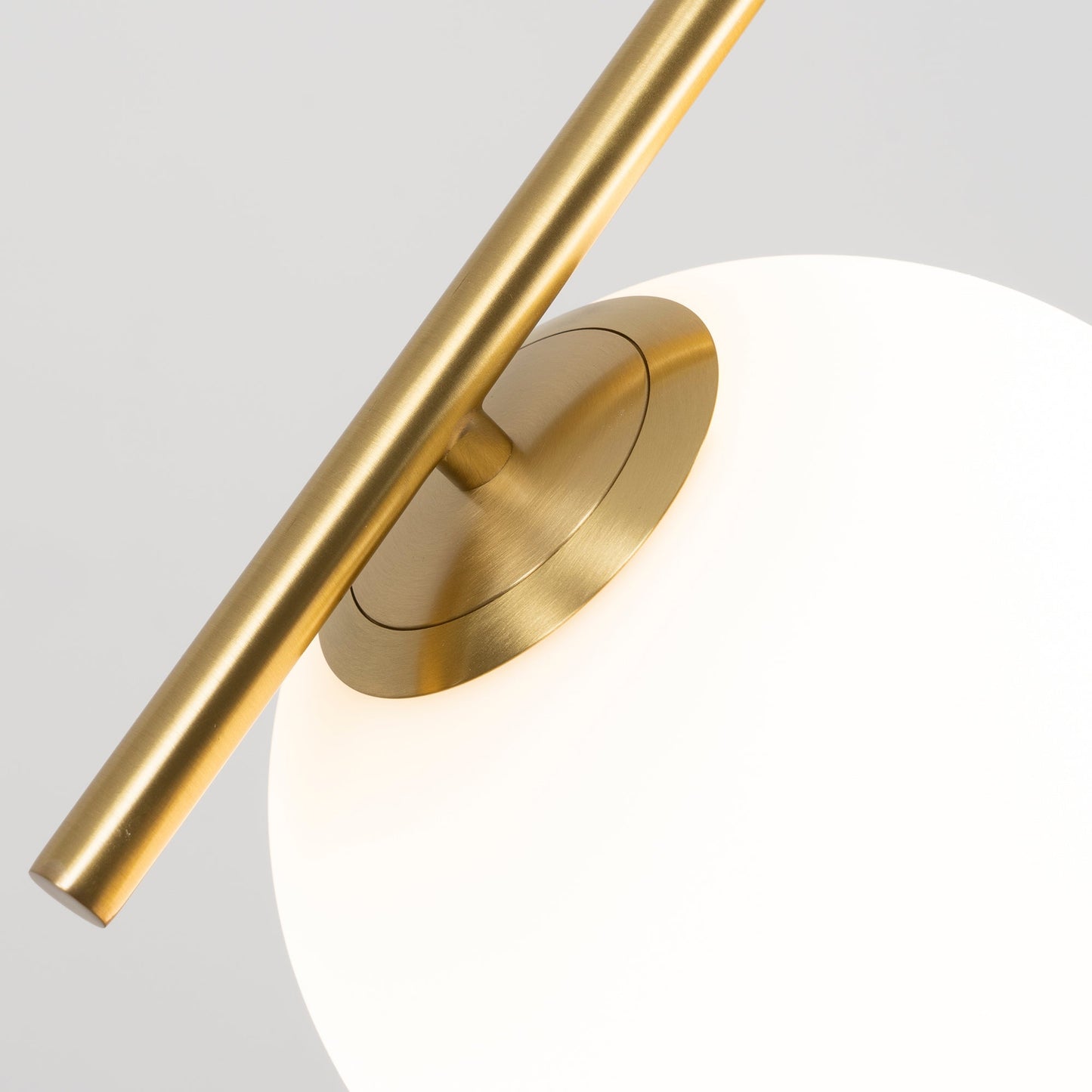 Corner Round Pendant Light