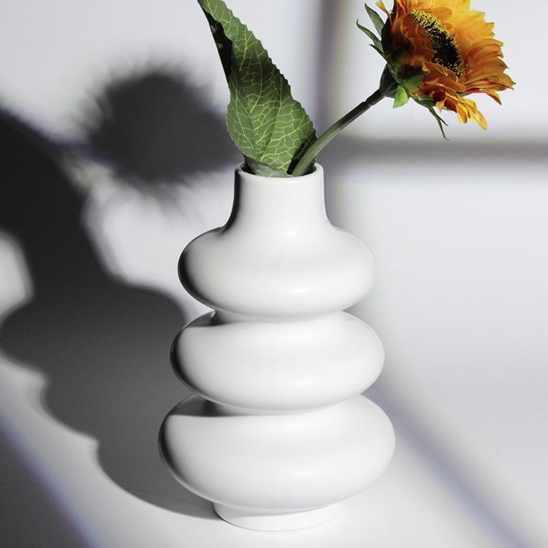 Pinedale Unique Porcelain Vase Decor