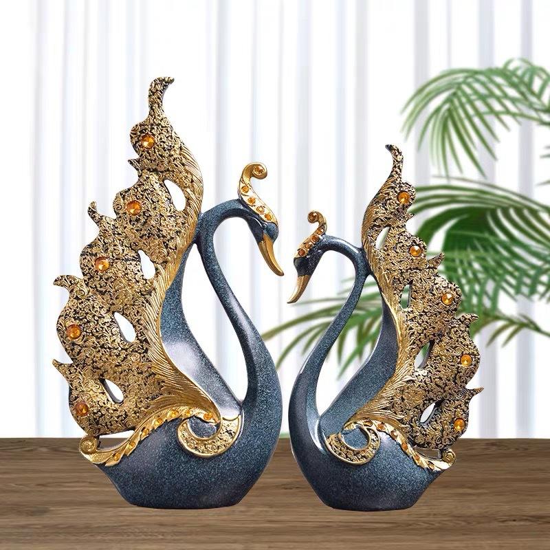 Royal Luxurious Royal Swan Pair