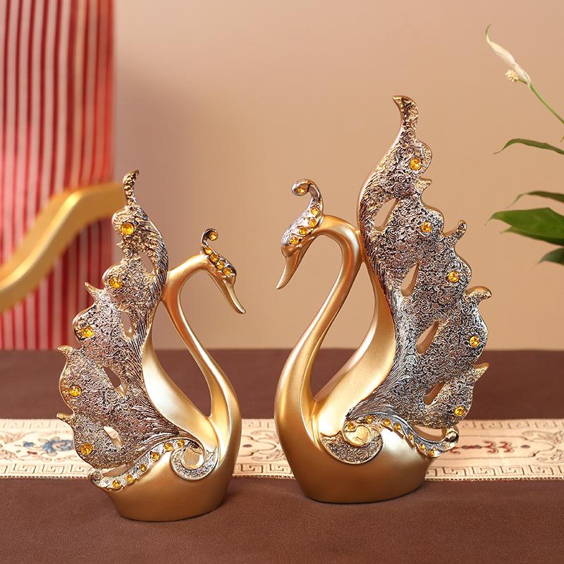 Royal Luxurious Royal Swan Pair