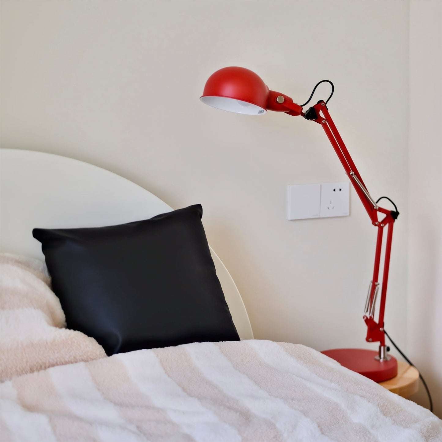 Kaiser Red Table Lamp