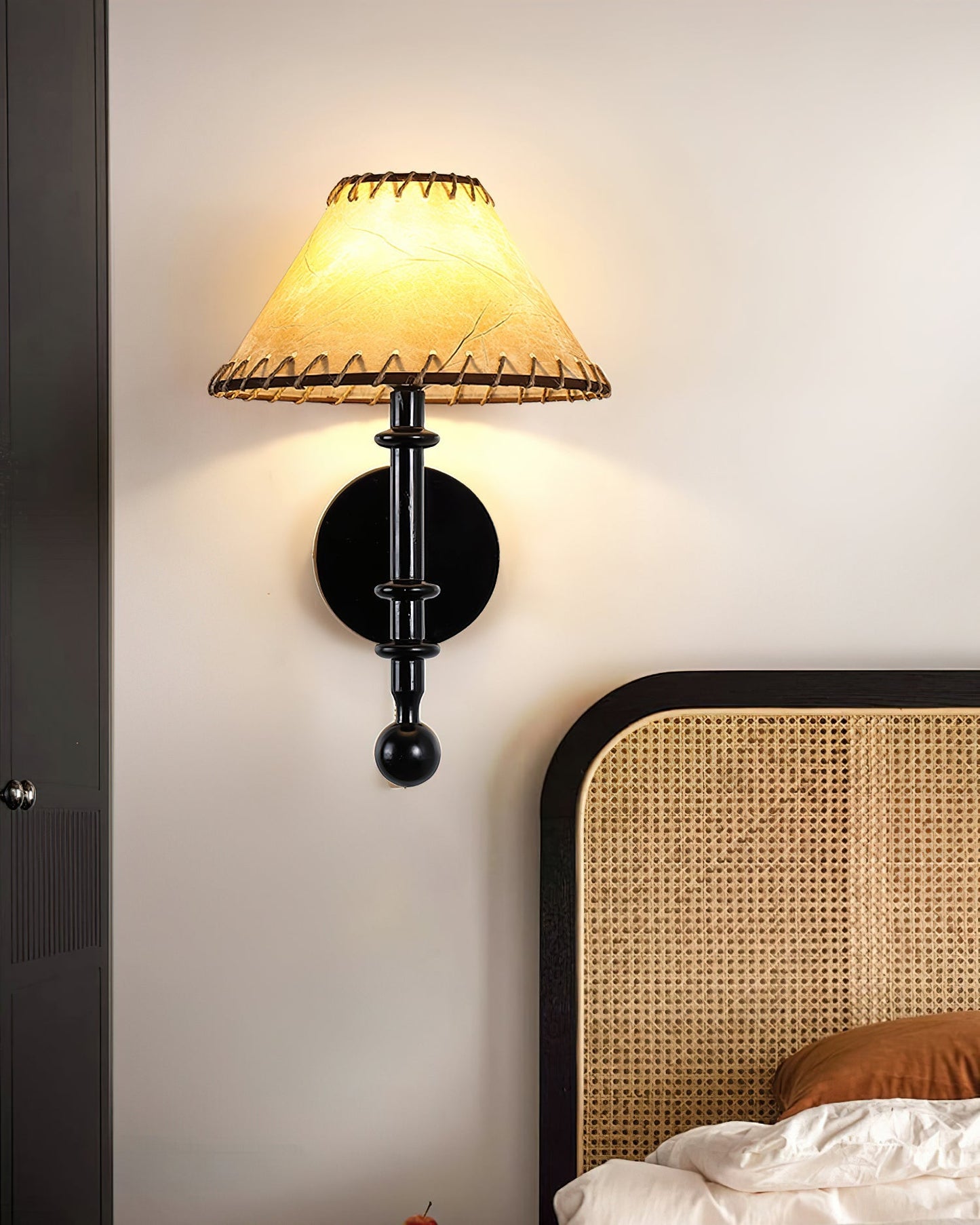 Kibo Wood Wall Lamp