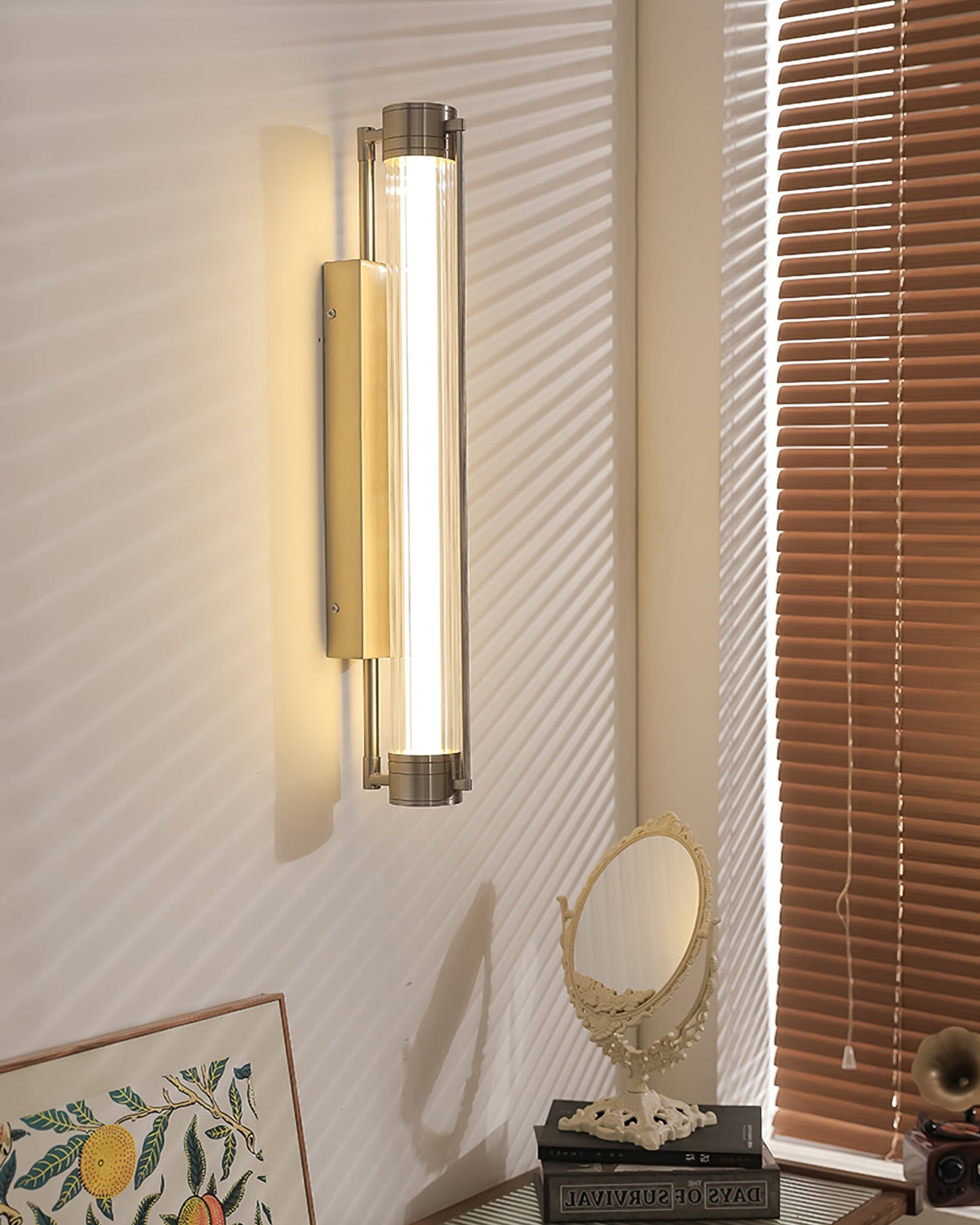 Lirna Wall Lamp