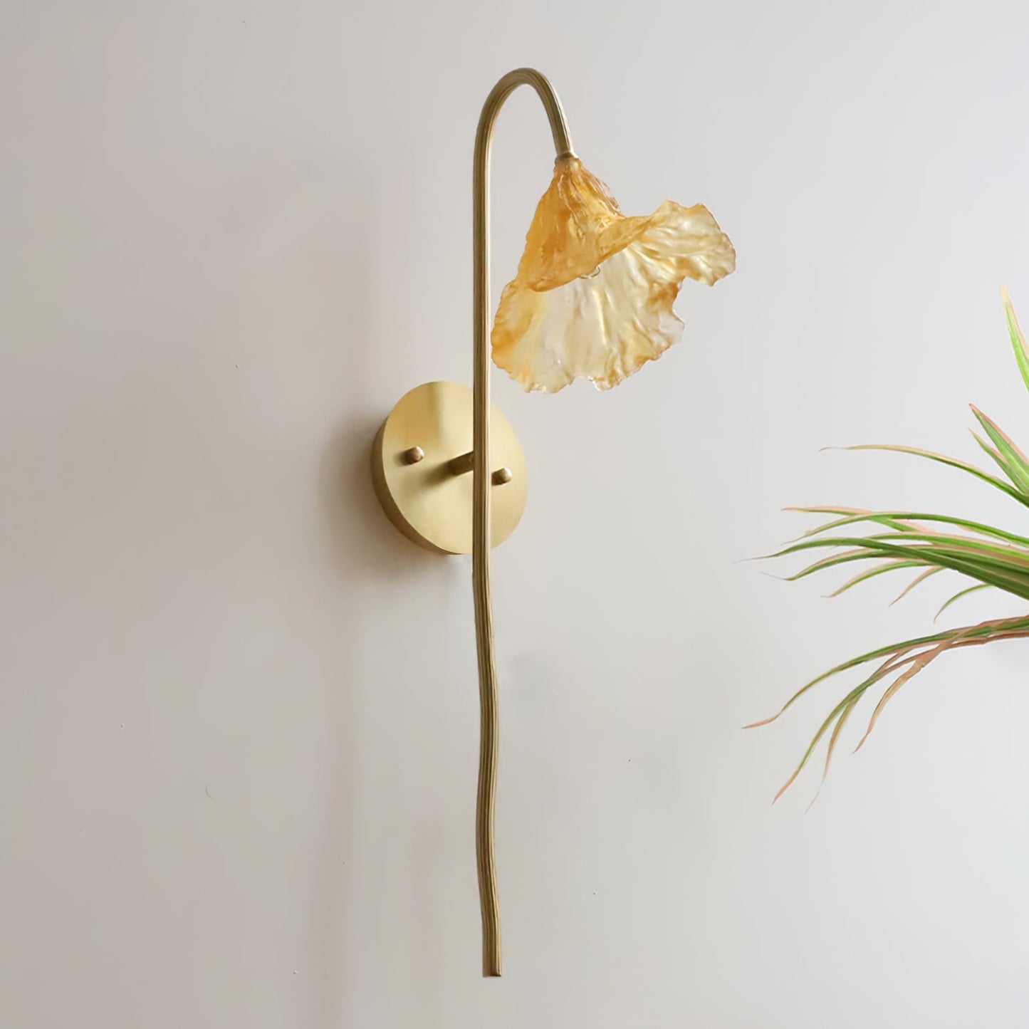 Lotus Amber Wall Lamp