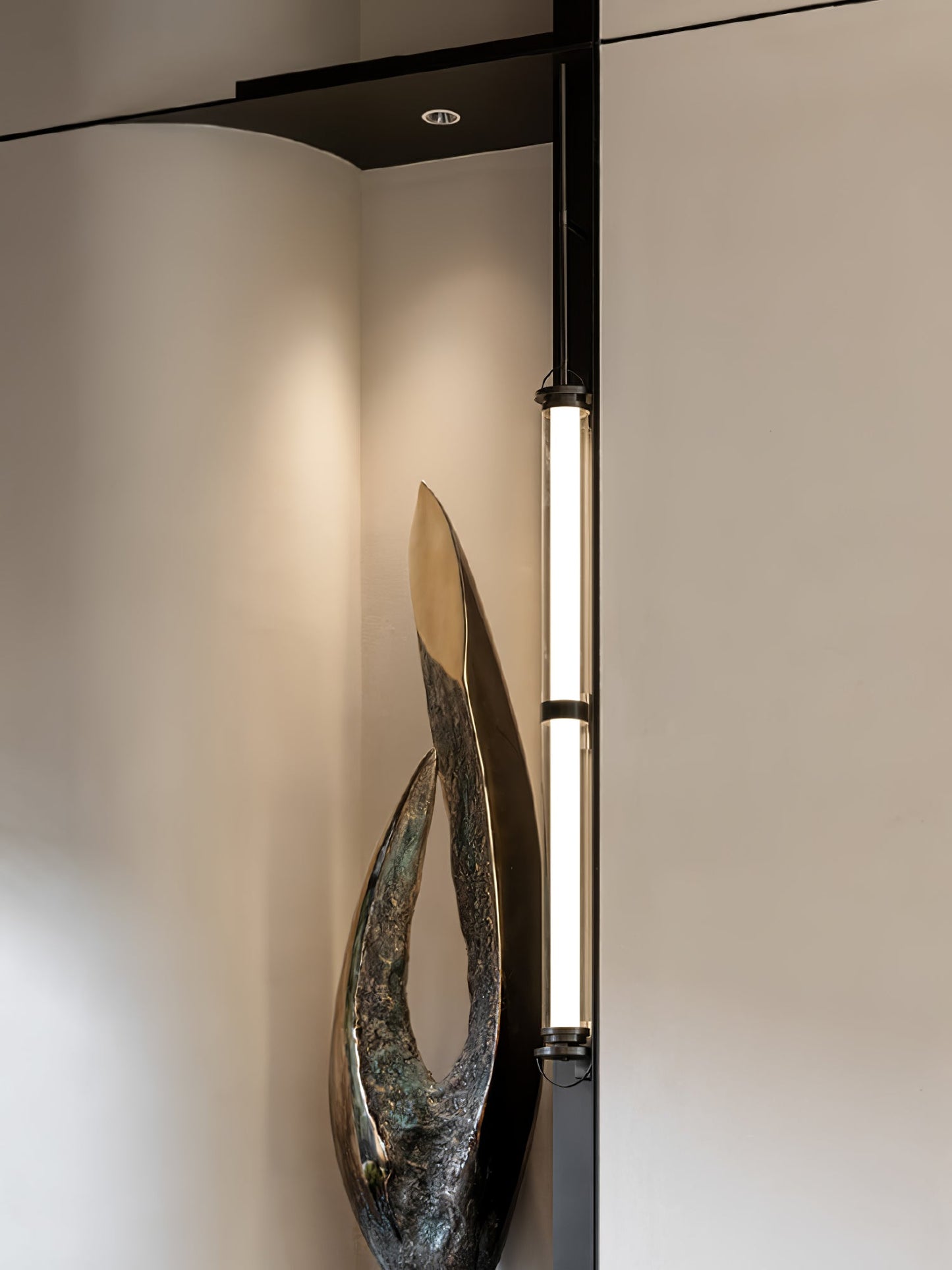 Meridian Modern Vertical Wall Sconce