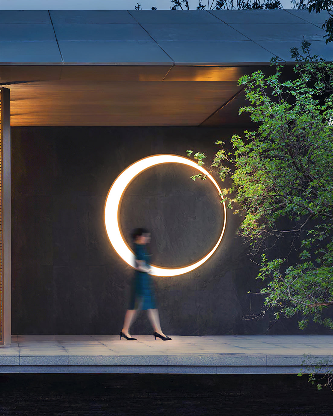 Moon Solar Outdoor Wall Lamp