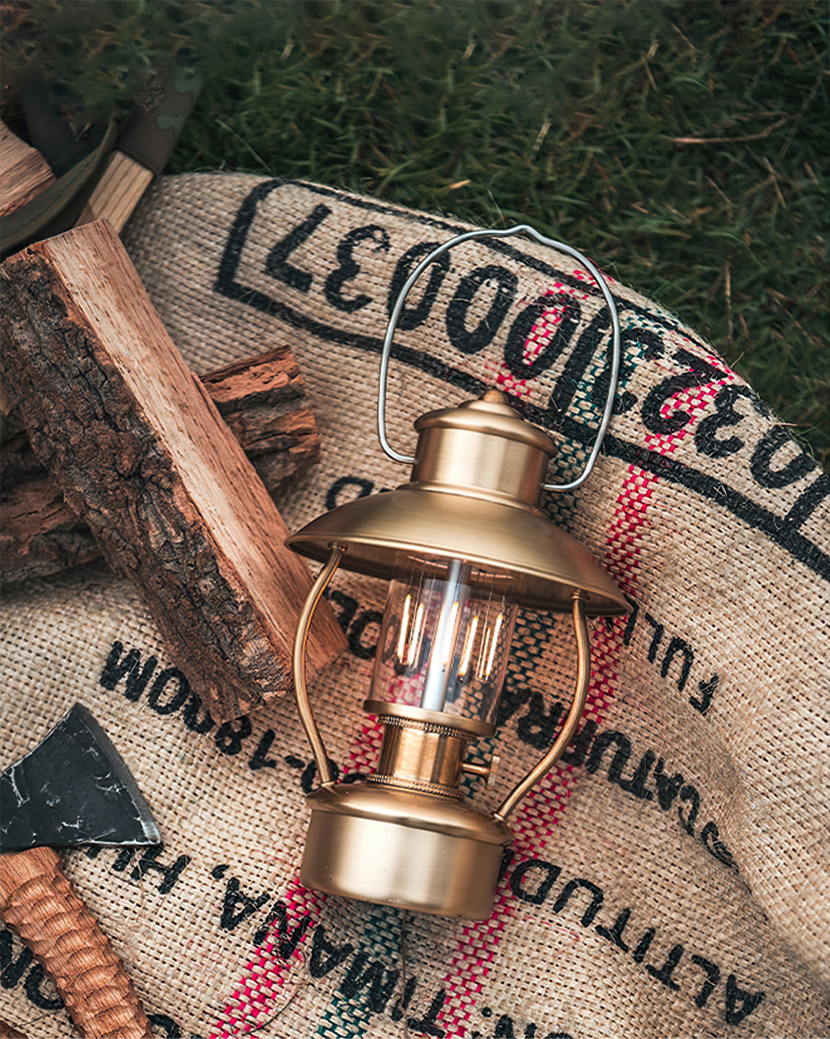 N80 Lantern Outdoor Table Lamp